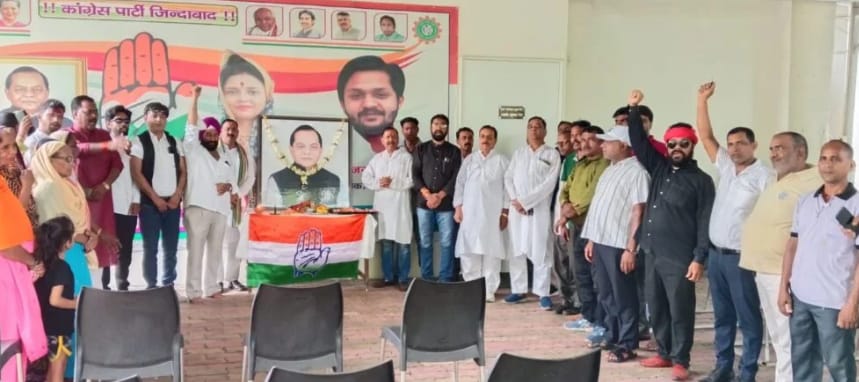 राष्ट्रीय कोलारी मजदूरी यूनियन कार्यालय में इंटक के दिग्गज नेता सह पूर्व मंत्री राजेंद्र प्रसाद सिंह का पुण्यतिथि मनाया गया