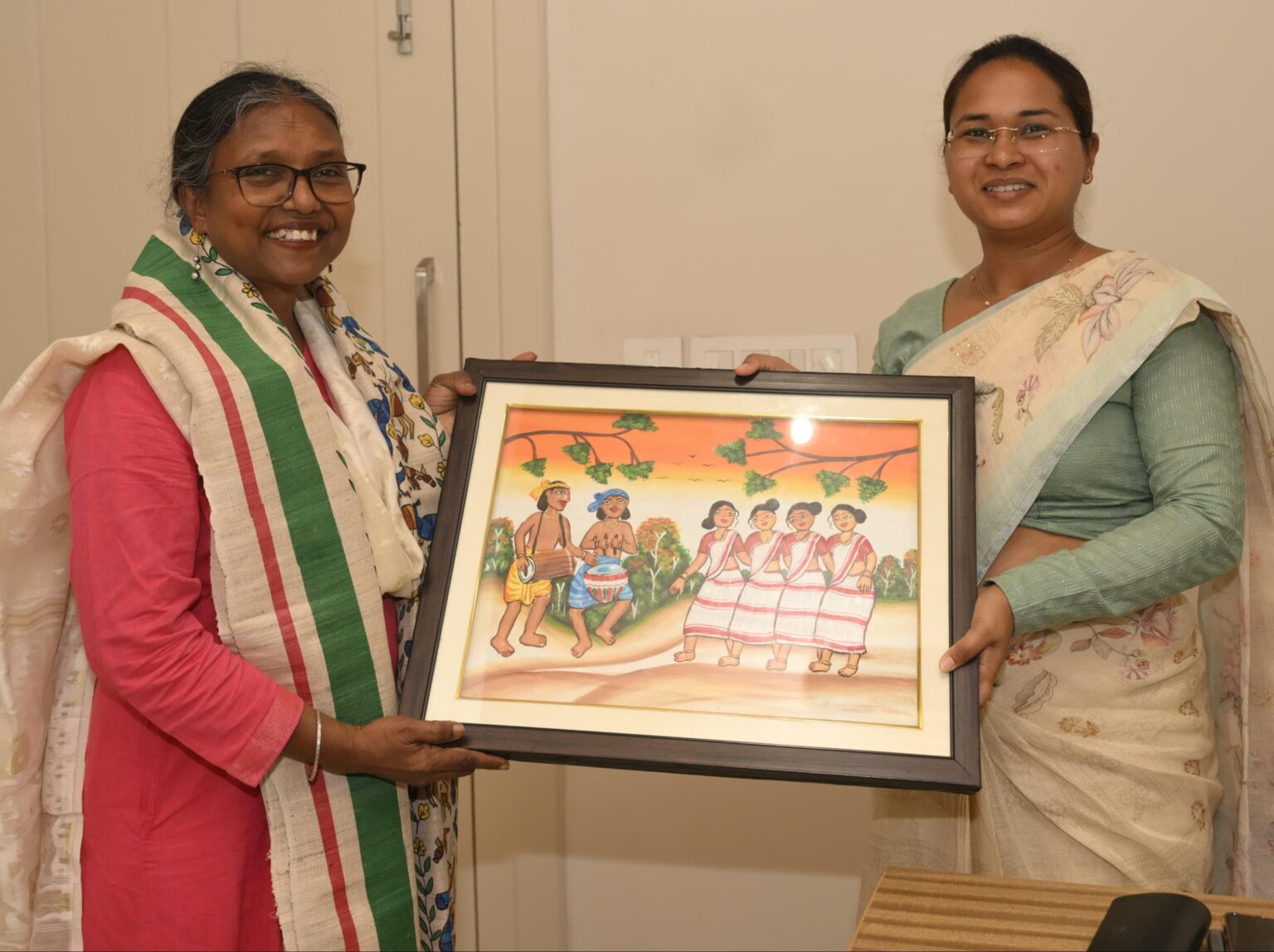 यूनेस्को की चेयर पर्सन डॉ सोनाझारिया मिंज ने की मंत्री शिल्पी नेहा तिर्की से मुलाकात