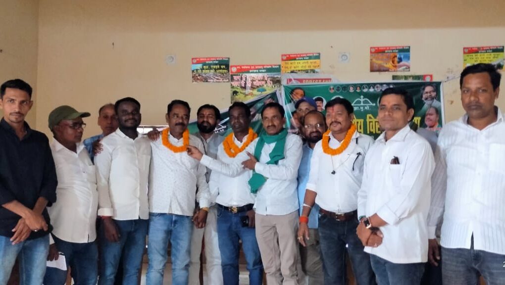 рдЭрд╛рдореБрдореЛ рдмреЛрдХрд╛рд░реЛ рдЬрд┐рд▓рд╛ рдмреБрджреНрдзрд┐рдЬреАрд╡реА рдПрд╡рдВ рдХрд┐рд╕рд╛рди рдореЛрд░реНрдЪрд╛ рдиреЗ рдЪрд╛рд╕ рдкреНрд░рдЦрдВрдб рдХрдореЗрдЯреА рдХрд╛ рд╡рд┐рд╕реНрддрд╛рд░реАрдХрд░рдг рдХрд┐рдпрд╛