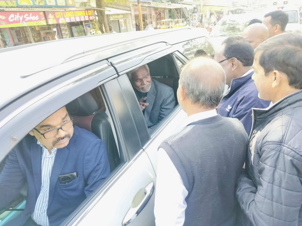 झारखंड सरकार को मूलवासी व आदिवासियों से इन्हे कोई सरोकार नहीं