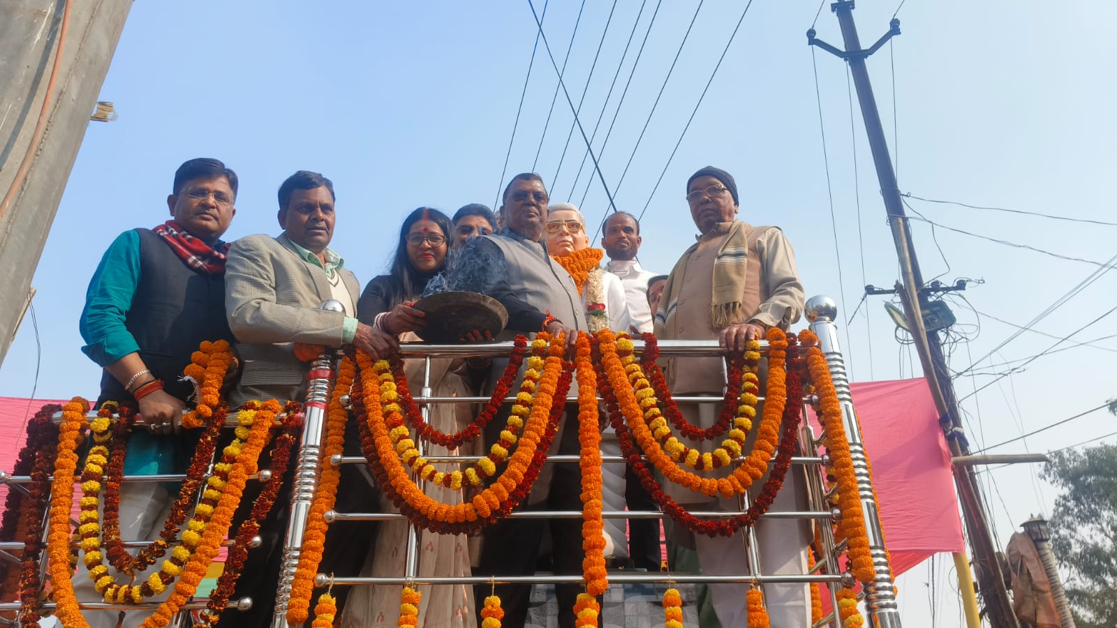पेटरवार तेनु चौक में स्व. छत्रु राम महतो की प्रतिमा का भव्य अनावरण, कार्यक्रम में उमड़ा जनसैलाब